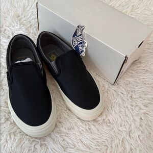 Vans Slip-On Black Leather Sneakers Unisex Women’s 6.5 Men 5.0 NWT W/ Box